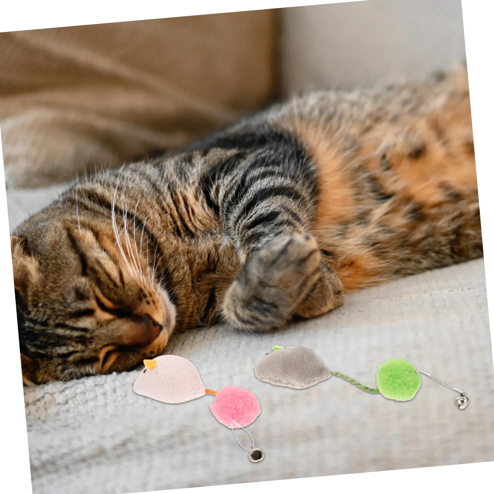 Hemobllo 6Pièces Souris pour Chat Colorées avec Cloche pour Stimule Activité et Jeu Intérieur