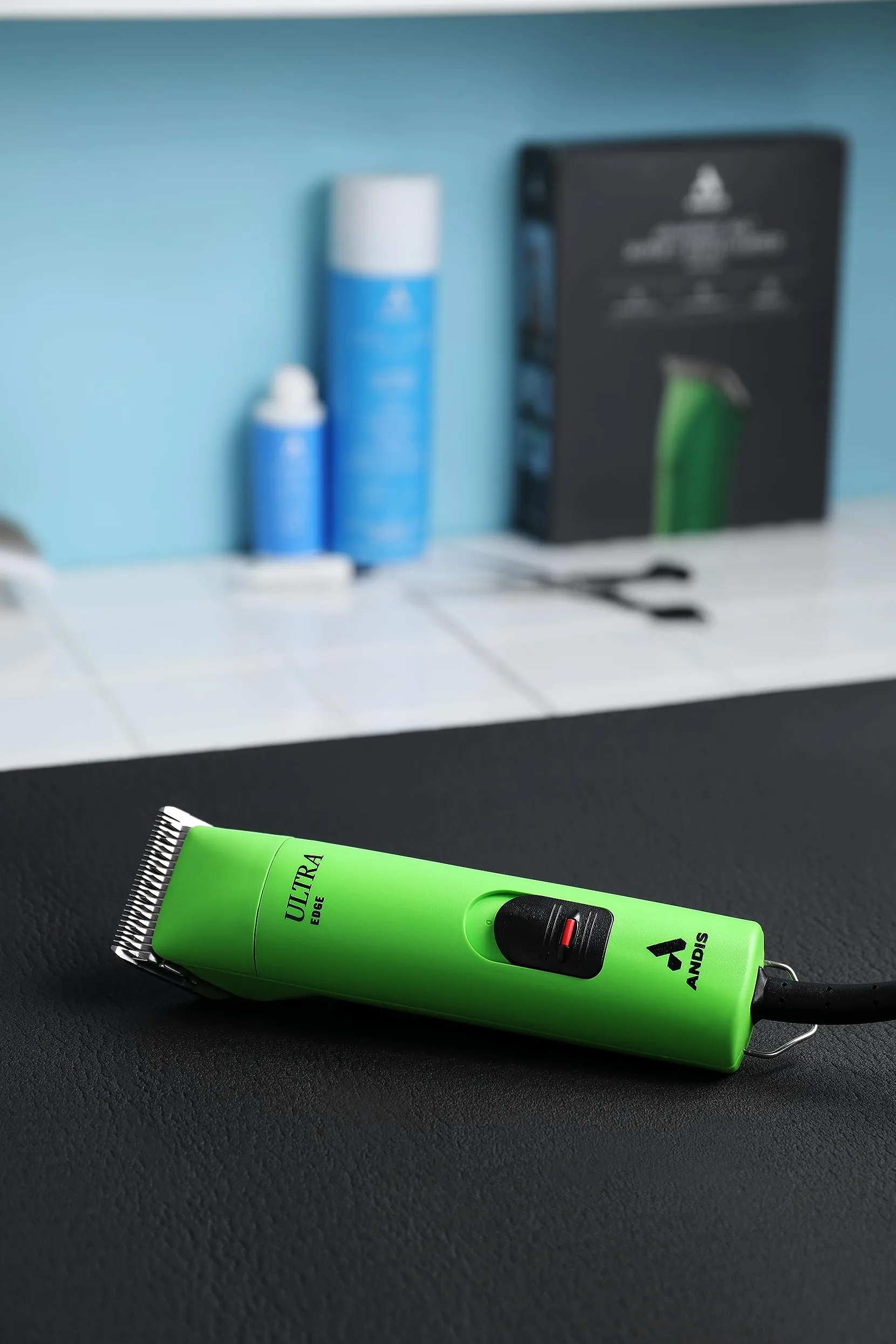 Andis UltraEdge Super 24715 Tondeuse à lame amovible à 2 vitesses, toilettage professionnel pour animaux/chiens, vert printemps, AGC2