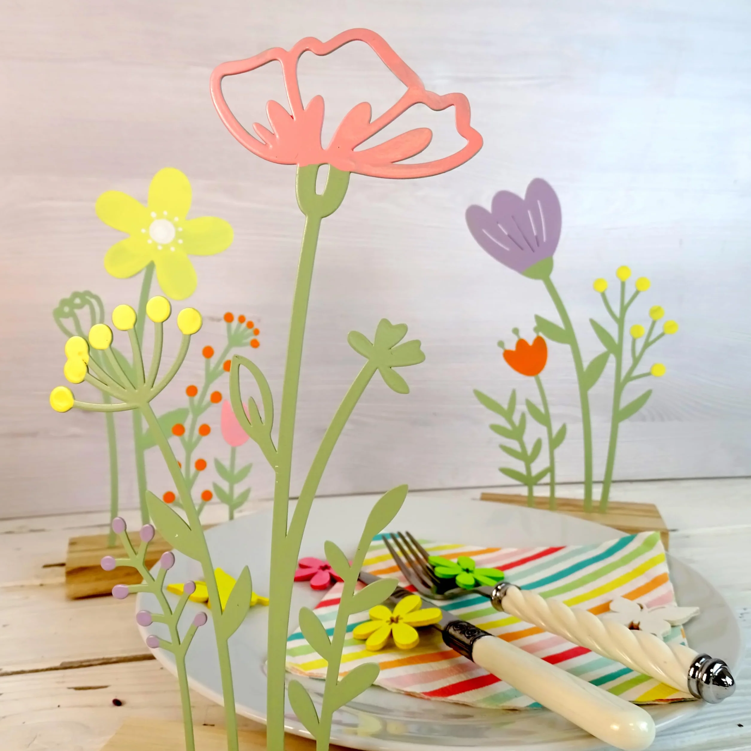 Logbuch-Verlag Figurines Fleurs Métal MDF 12x6x23,5 cm Décoration Printemps Florale Rebord Fenêtre