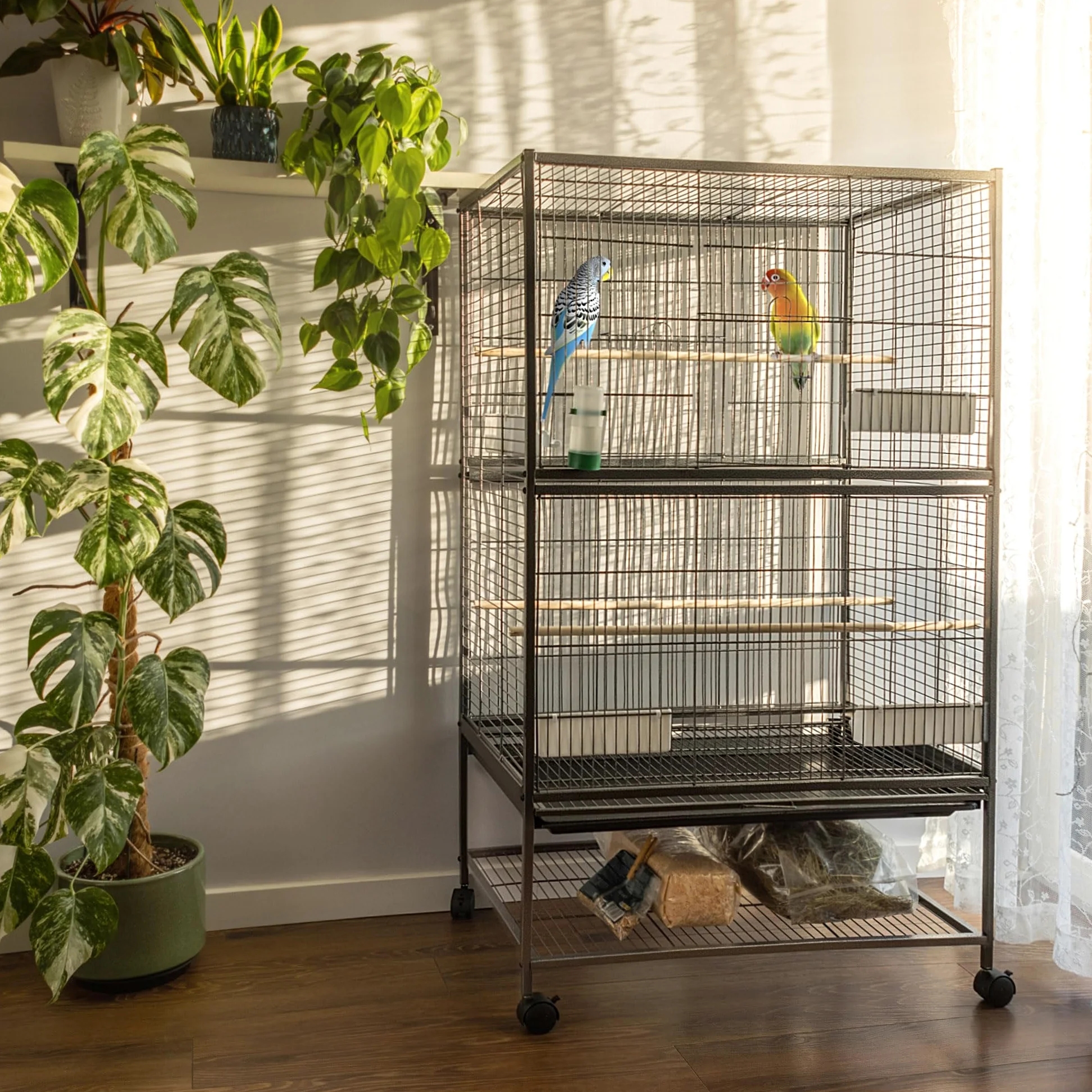KADAX Volière à oiseaux 79 x 52 x 133 cm - Cage à oiseaux sur roulettes avec perchoirs, mangeoires et distributeur d'eau - Cage en métal pour perruches, perroquets