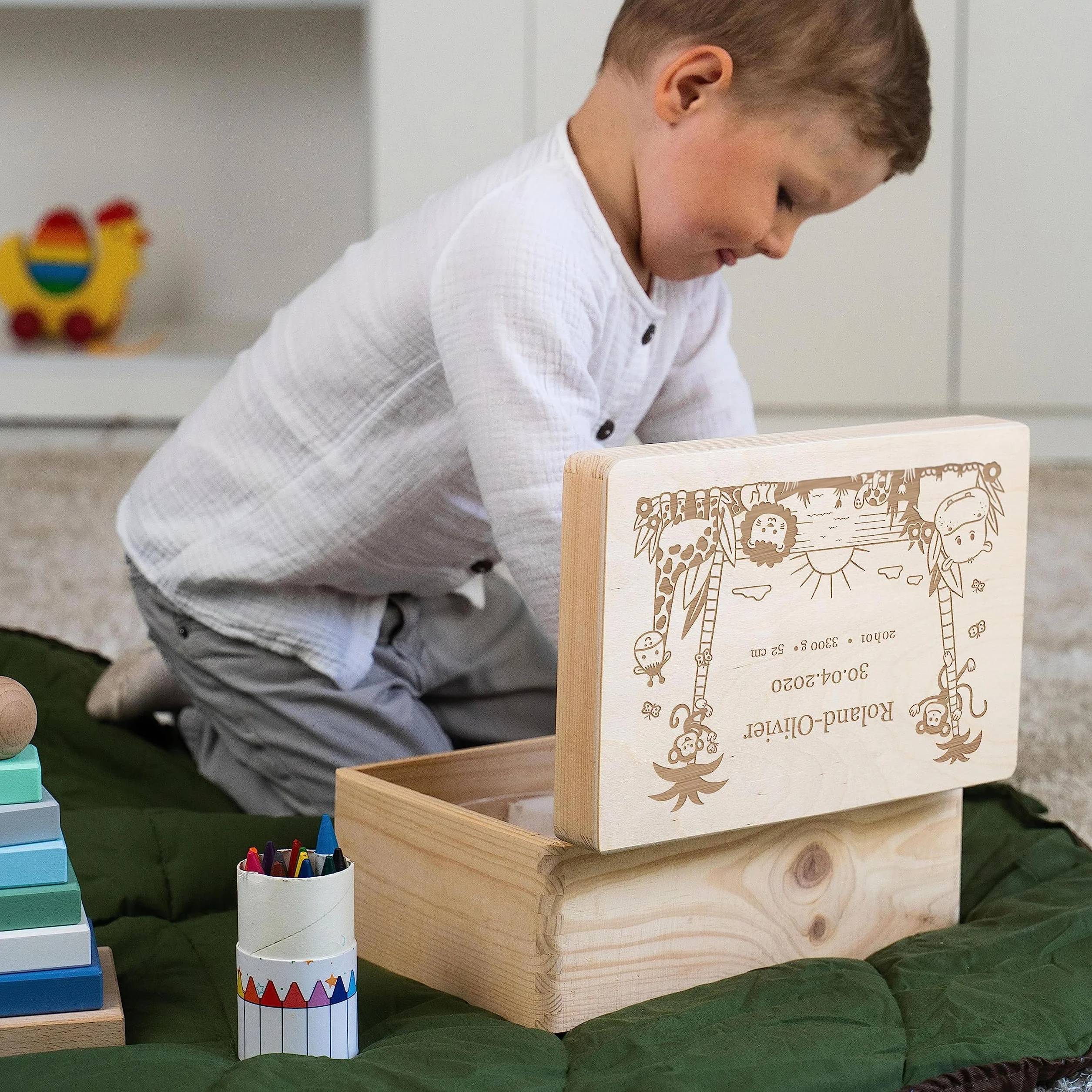 LAUBLUST Boîte à souvenirs bébé personnalisée - Cadeau de naissance avec prénom Jungle, tailles S M L XL - Boîte en bois naturel ou blanc FSC