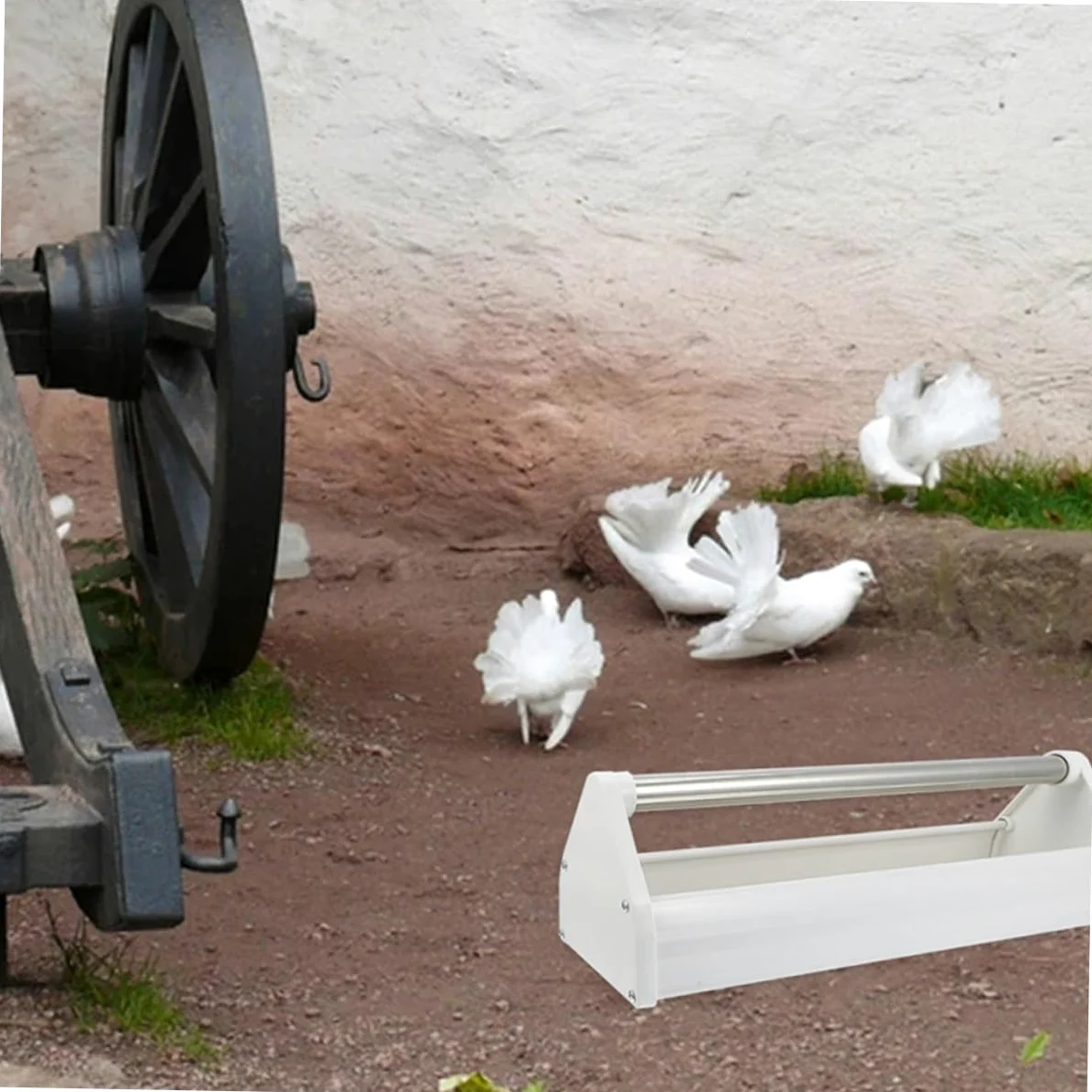 Homoyoyo Mangeoire pour Pigeons et Perruches en Plastique Résistant 40 Cm Lot de 2 pour Alimentation Intérieure et Extérieure Jardin Parc Oiseaux