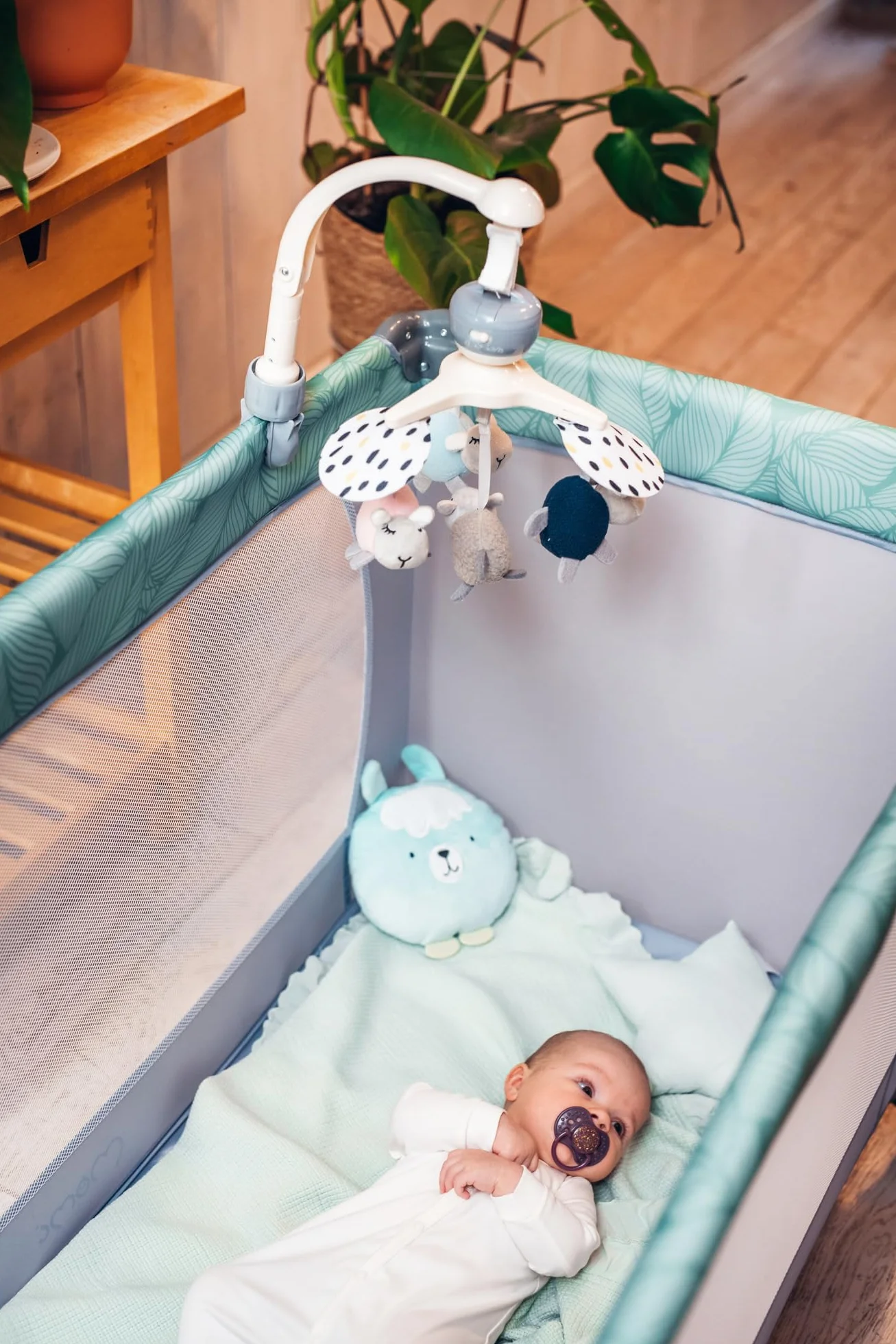 MoMi KIKI Carrousel mobile pour bébé 4 jouets sensoriels 5 mélodies bruit blanc 0-5 mois