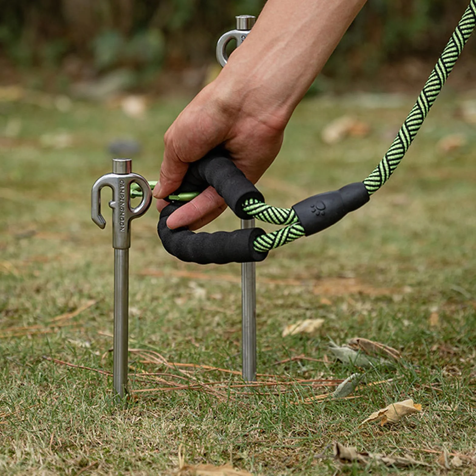 Piquet d'attache pour chien en acier inoxydable pivotant 360° 45 cm