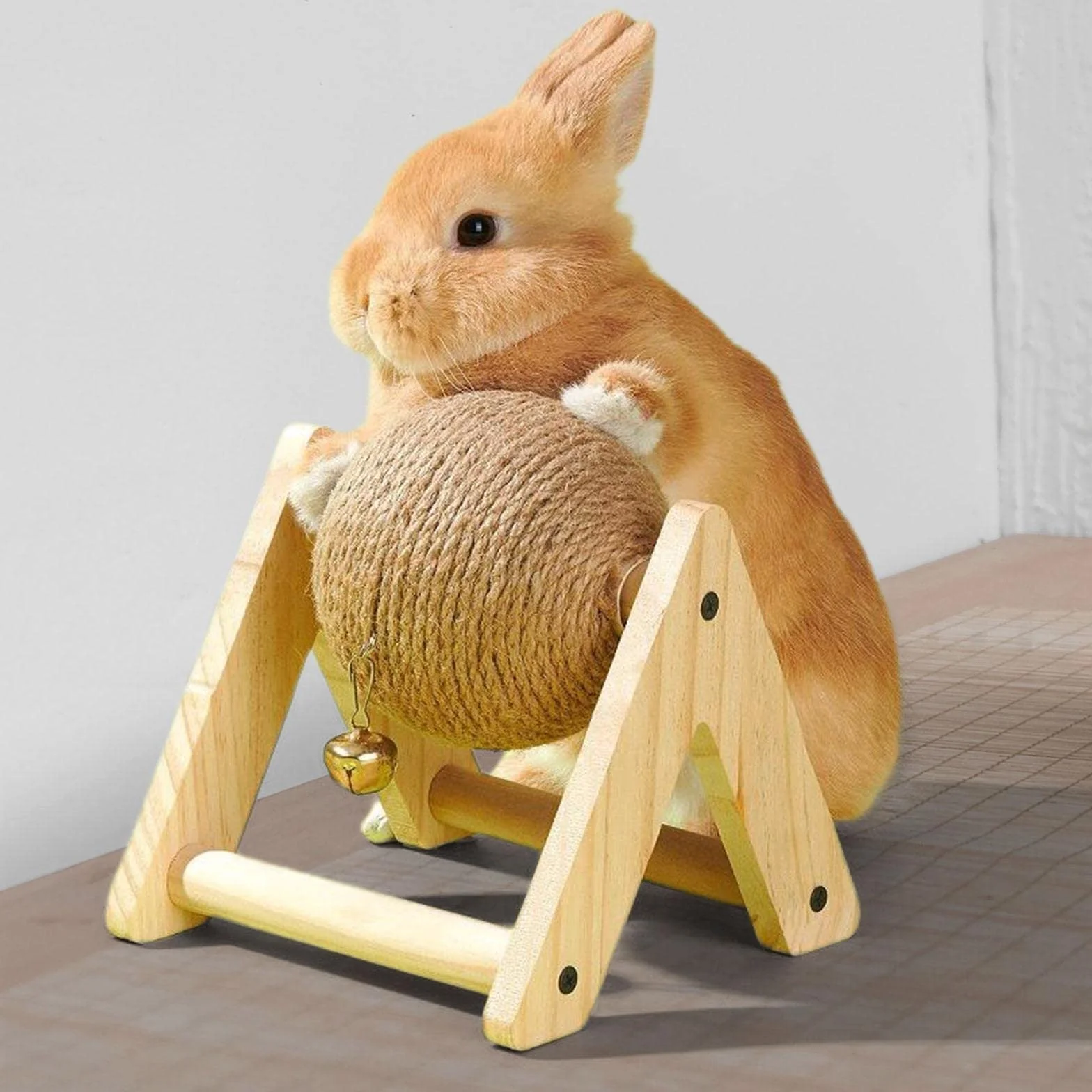 Lapin Sisal Griffe Balle Grattoir avec Boule Canapé Protecteur Support en Bois Portable avec Cloche Stable Jouet
