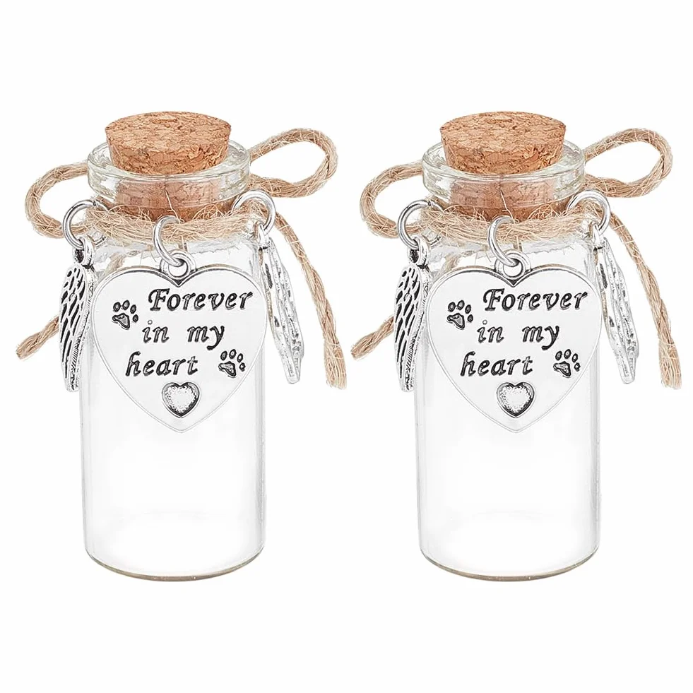 Bouteille Commémorative en Verre pour Poils d'Animaux de Compagnie Tube en Verre Bouteille à Souhaits avec Pendentifs en Forme de Cœur et Bouchon en Liège Souvenir pour Chien et Chat Urne