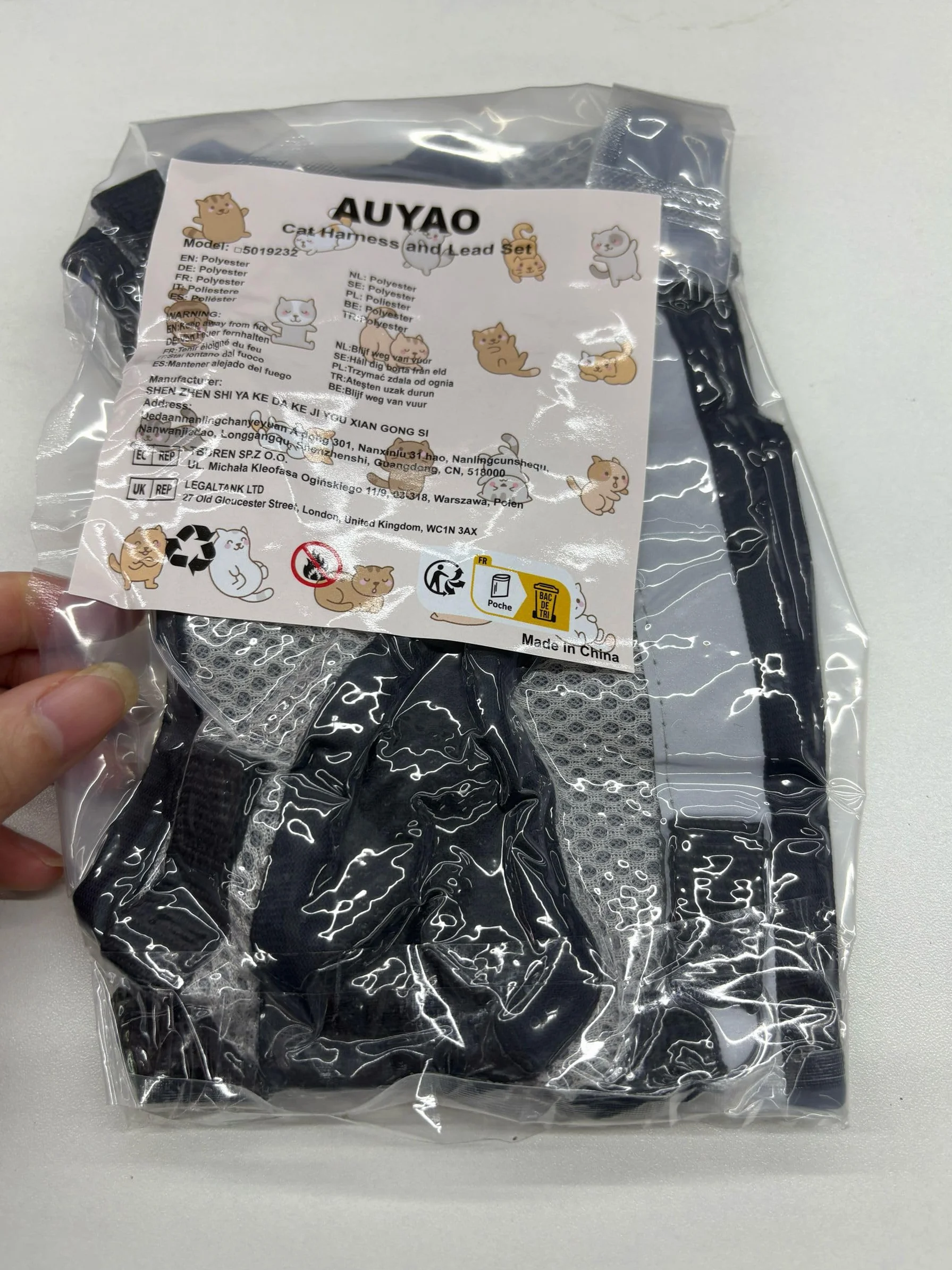 Harnais pour Chat Respirant Souple Réglable Anti Évasion avec Laisse 1.5m AUYAO
