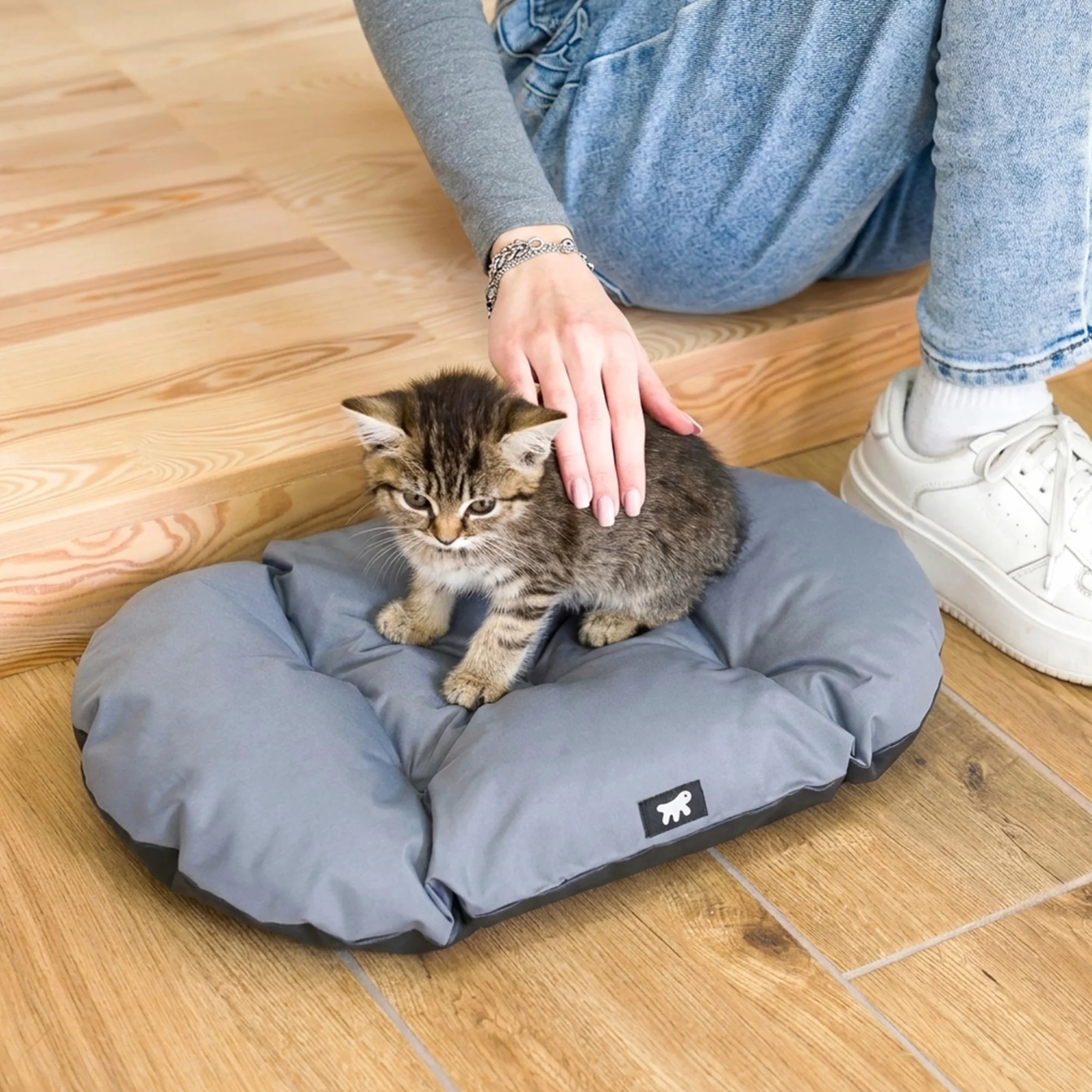 Ferplast Panier Chat Coussin Imperméable pour Chiens Petite Taille 43x30x3 cm Gris