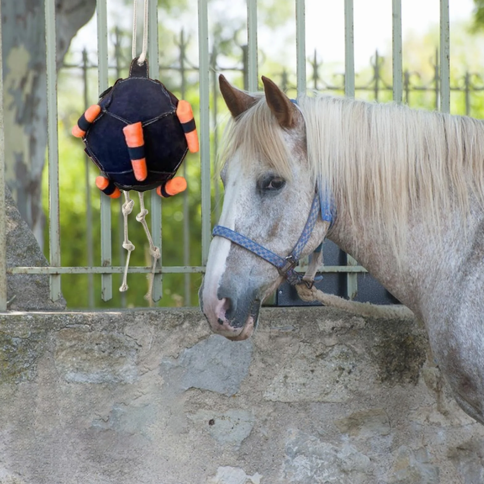Boule de gâterie à cheval lent mangeur de foin - Balle d'alimentation interactive pour chevaux