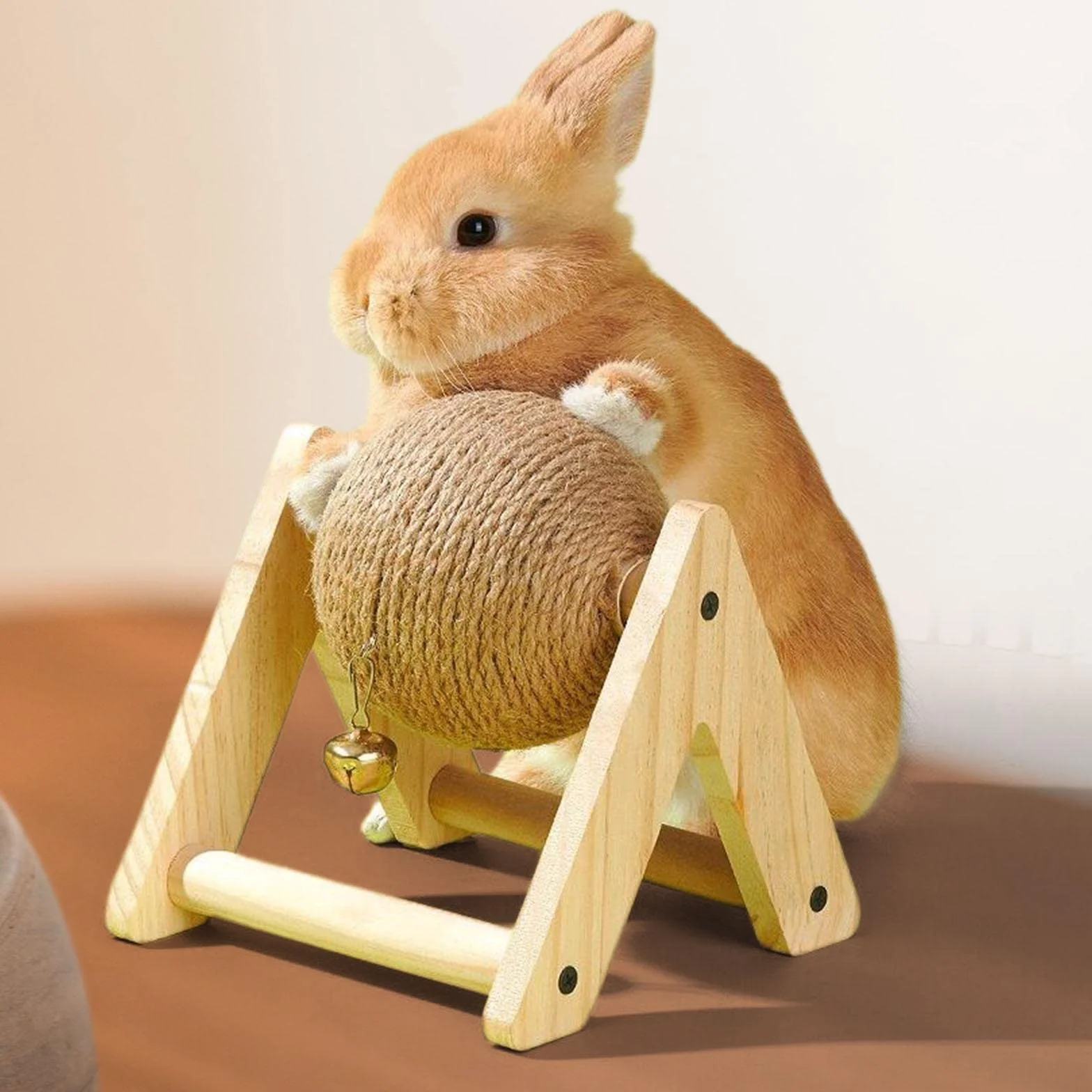 Lapin Sisal Griffe Balle Grattoir avec Boule Canapé Protecteur Support en Bois Portable avec Cloche Stable Jouet