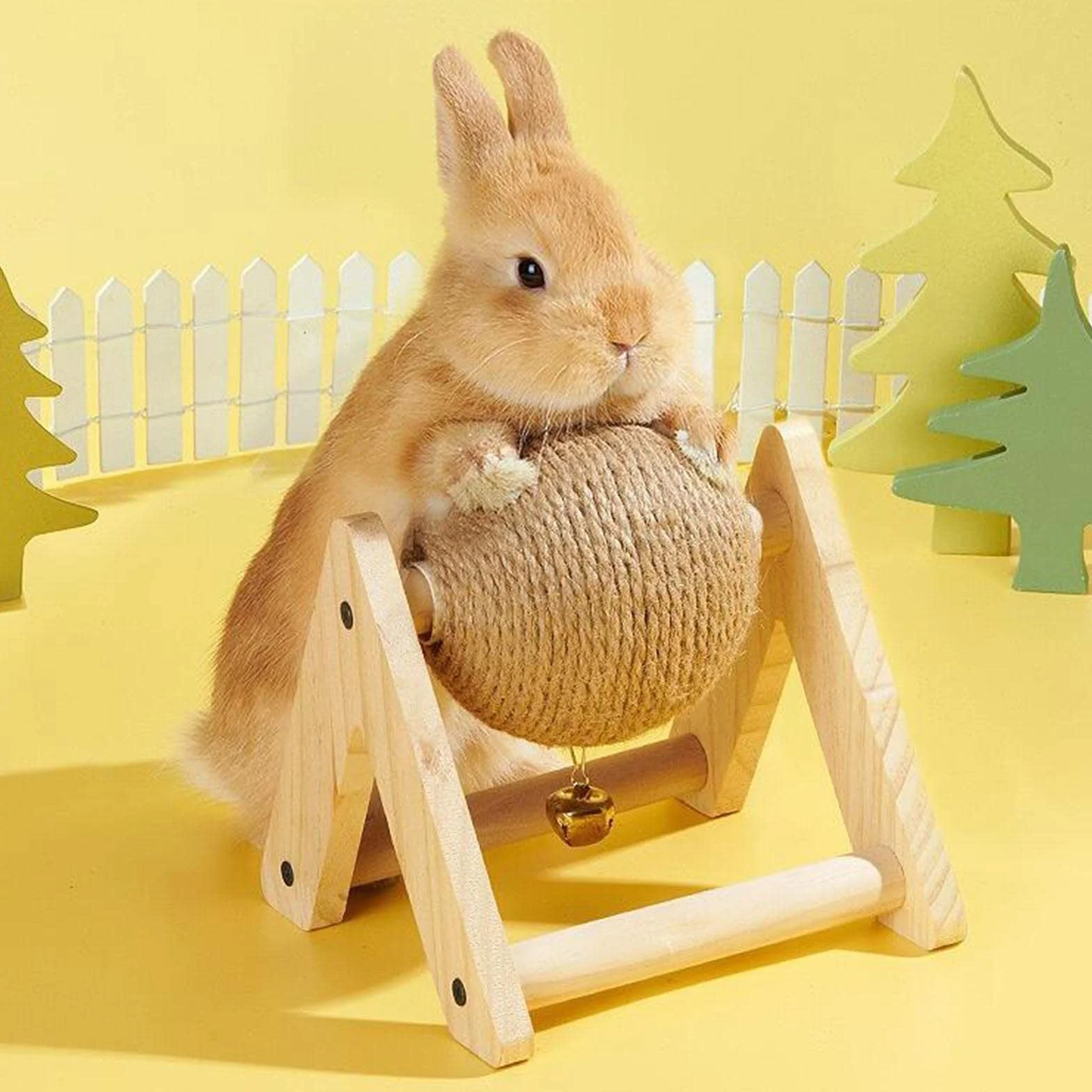 Lapin Sisal Griffe Balle Grattoir avec Boule Canapé Protecteur Support en Bois Portable avec Cloche Stable Jouet