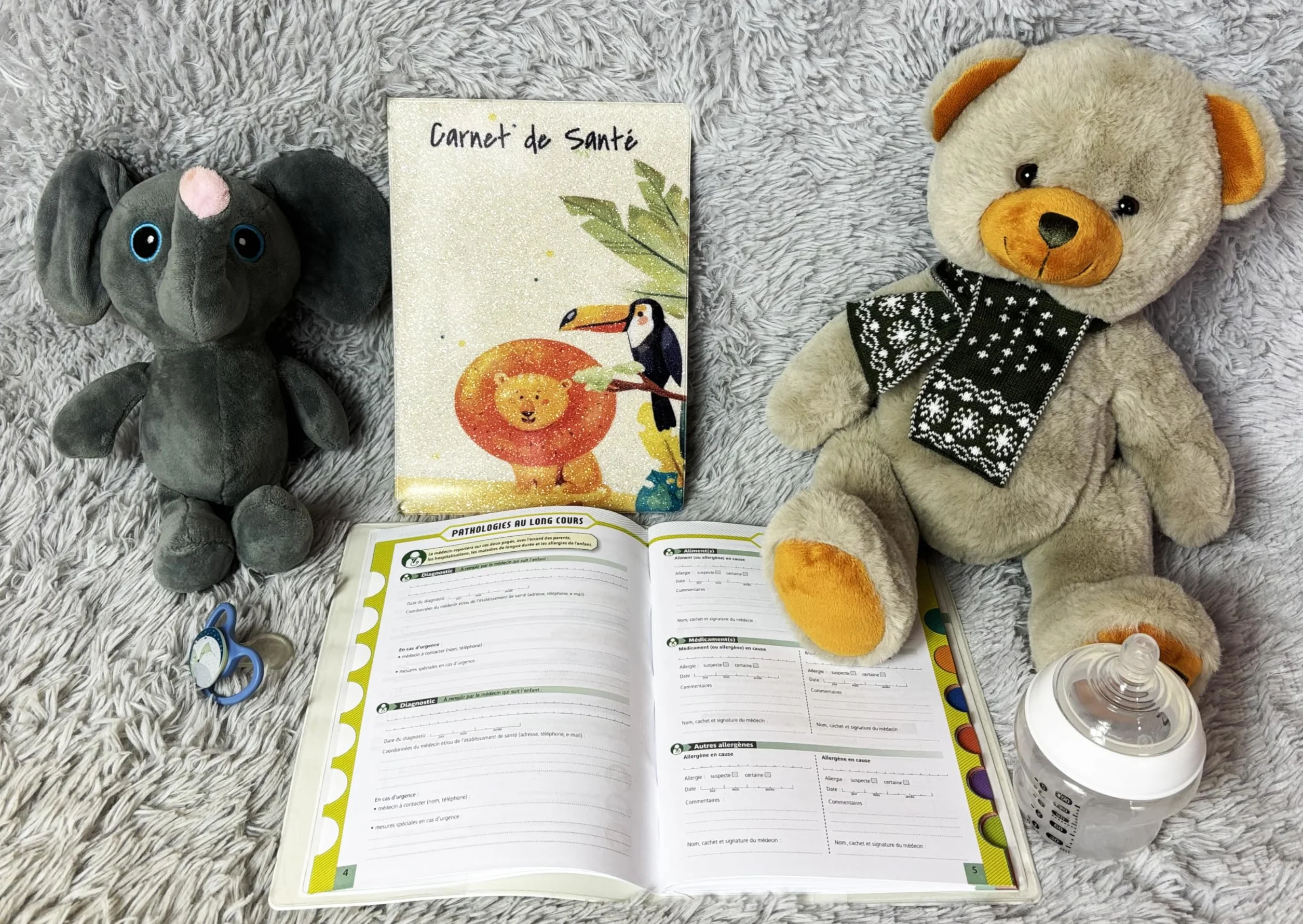 Nemau Protège Carnet de Santé Enfant Bébé Fille Garçon Gomme Expansée Pailletée Étui Protection Carnet Médical Modèle Lion Toucan