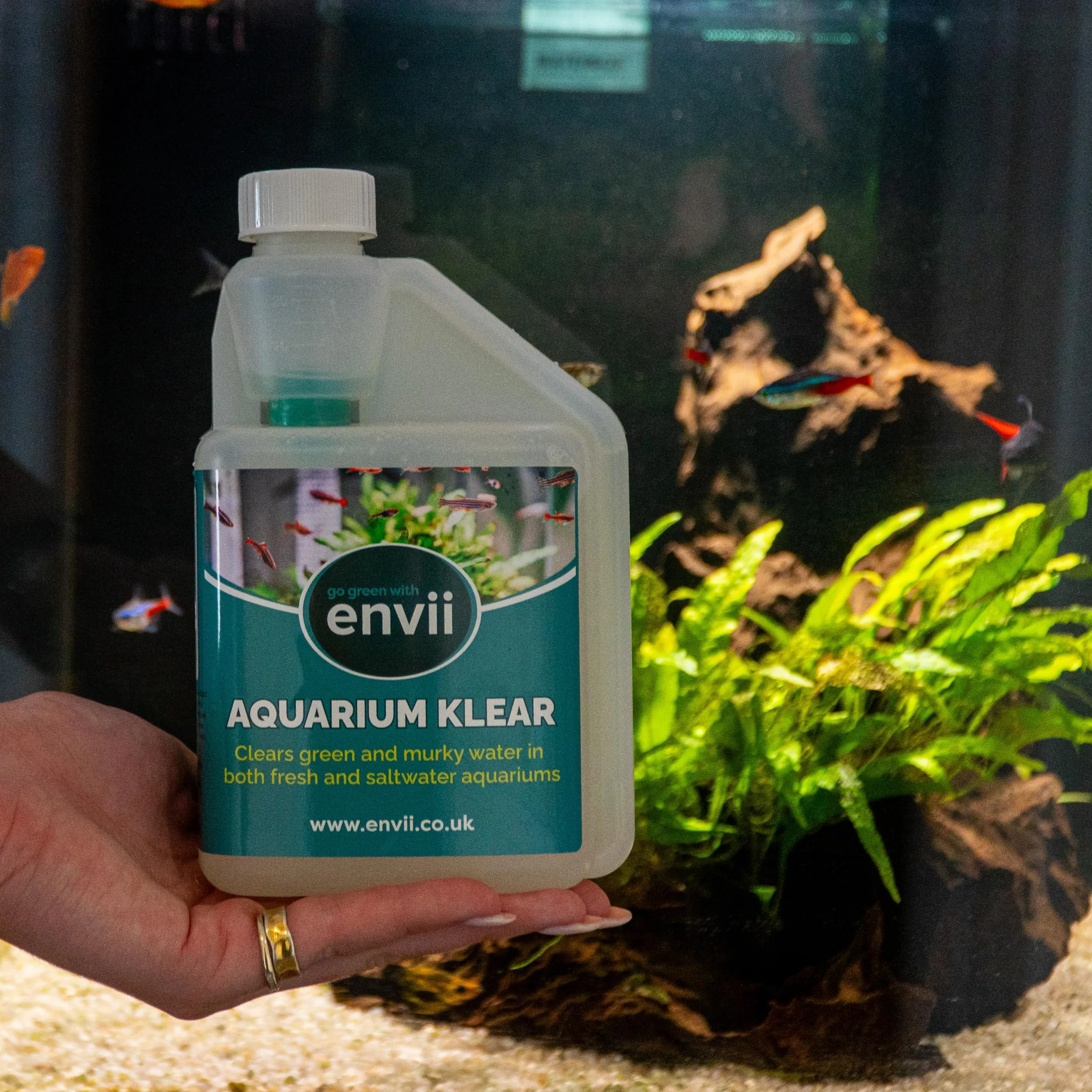 Envii Aquarium Klear - Traitement Aquarium Eau Verte - Produit Bacterie Entretien Aquarium Eau Douce - Traite 4000 litres