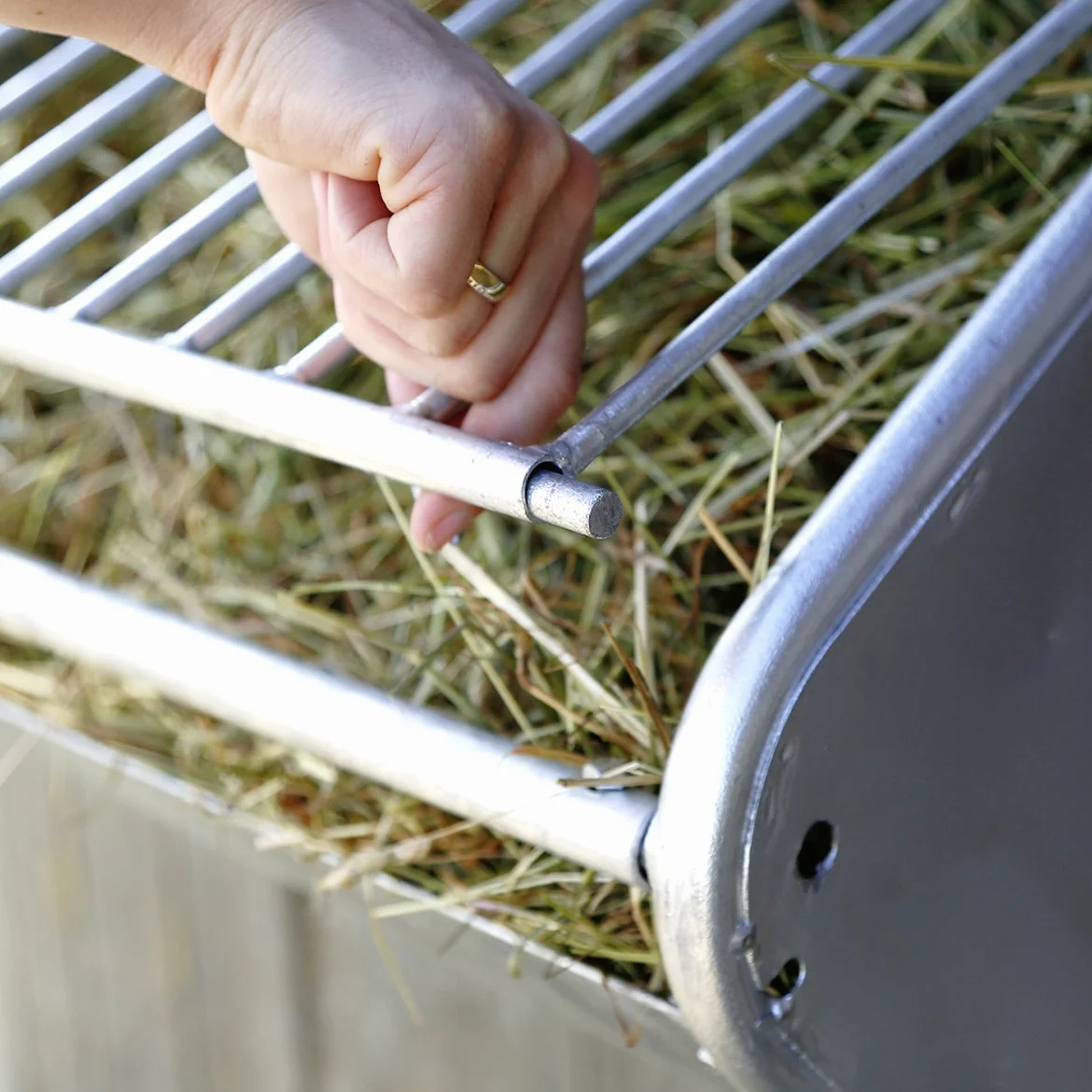 Kerbl Râtelier à foin avec grille anti-gaspillage pour les chevaux