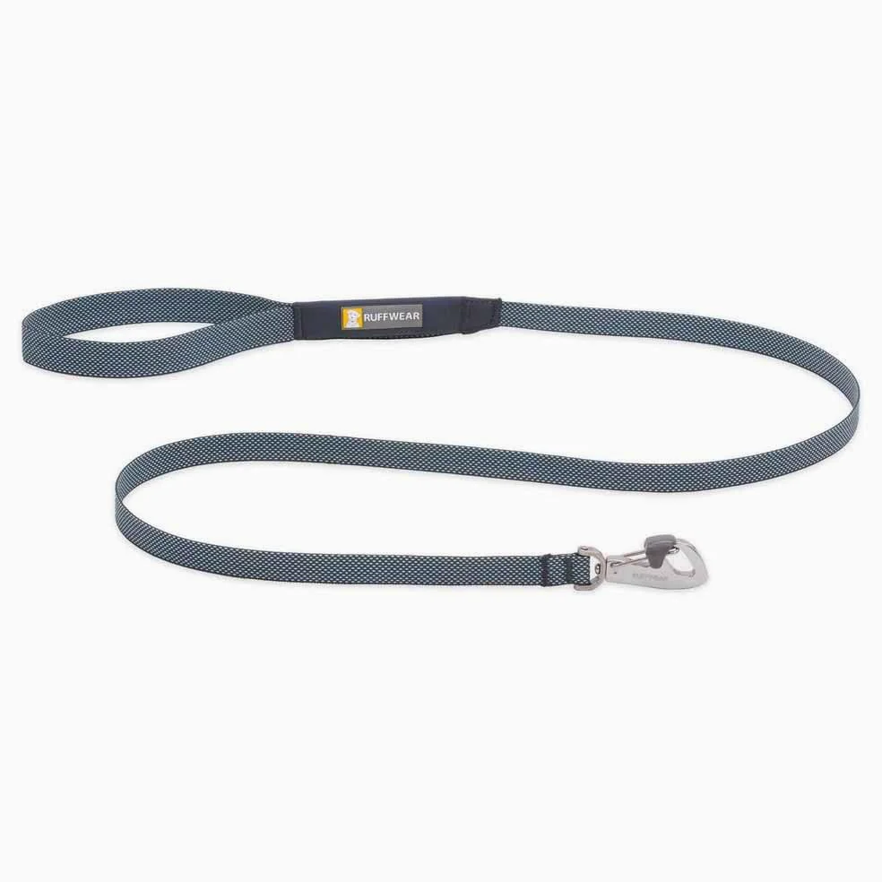RUFFWEAR Hi & Light Laisse pour Chien Ultra légère Anti-Traction 1,4 m Laisse Portable réglable et Robuste, Solide, Fine, Anti-enchevêtrement, Laisse de Dressage pour Chien, Gris Basalte
