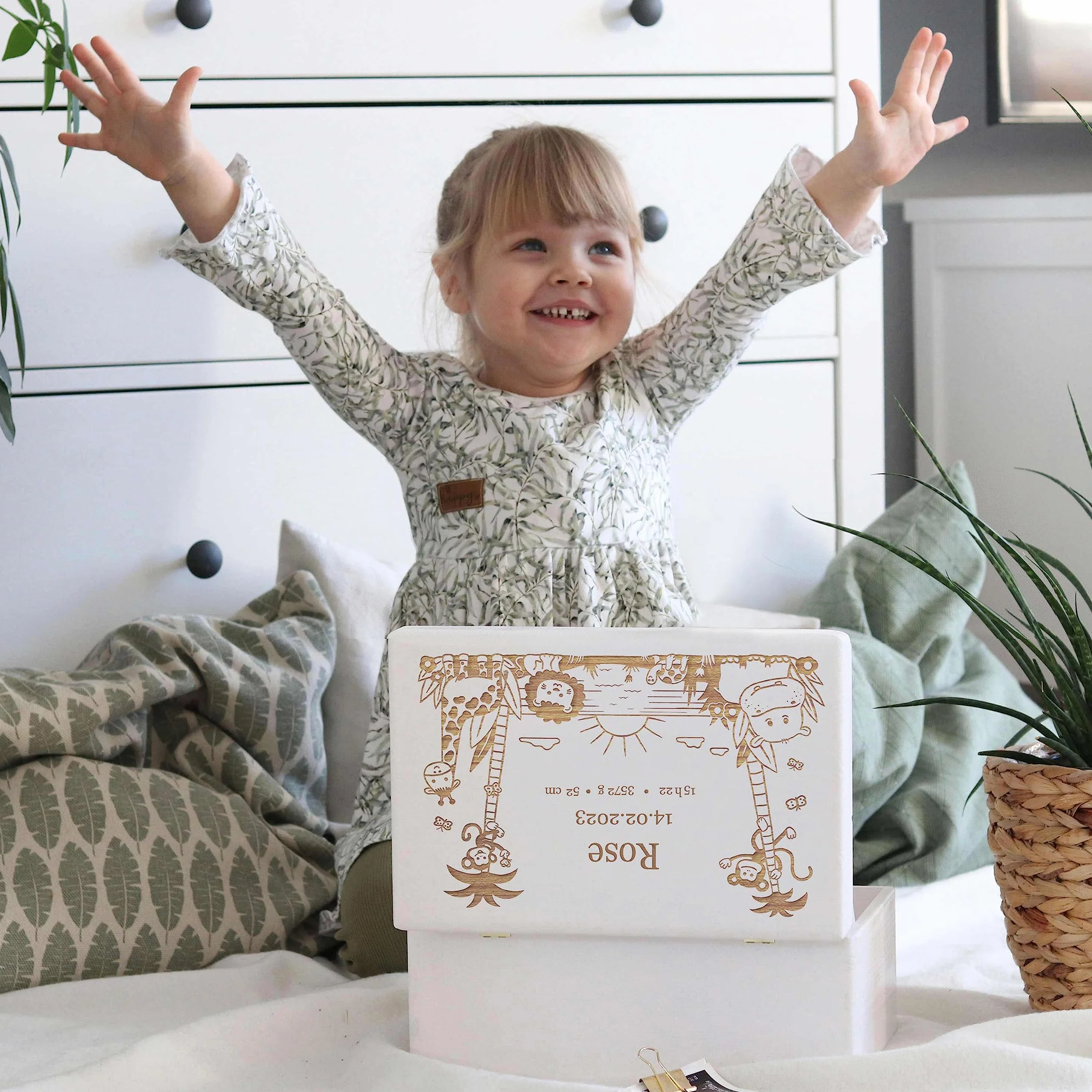 LAUBLUST Boîte à souvenirs bébé personnalisée - Cadeau de naissance avec prénom Jungle, tailles S M L XL - Boîte en bois naturel ou blanc FSC