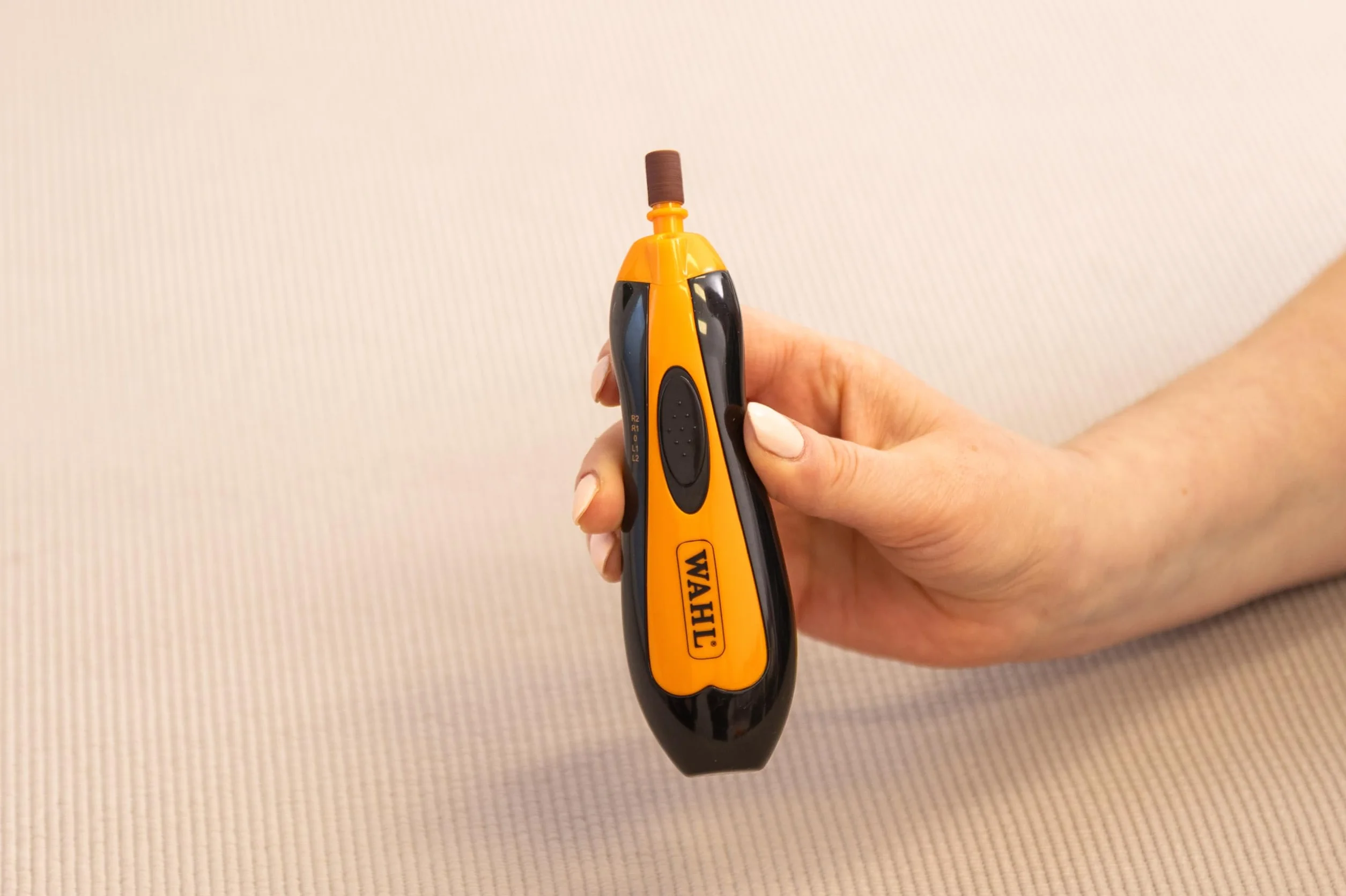 Wahl Pet Nail Grinder - Outil pour Couper Les Griffes des Animaux, Lime à Ongles silencieuse et légère pour Chiens, 2 Vitesses, sûre et Douce, Orange