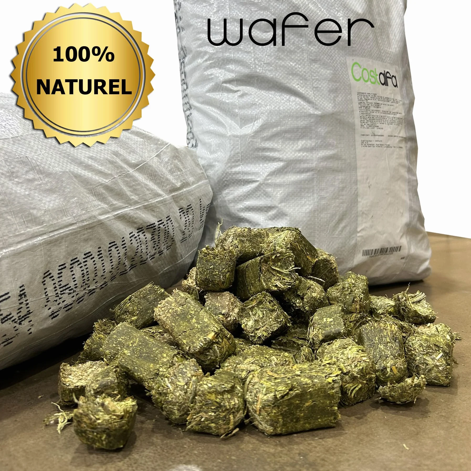 Cubes de Luzerne Wafer 20kg pour Cheval Alimentation Haut-de-Gamme