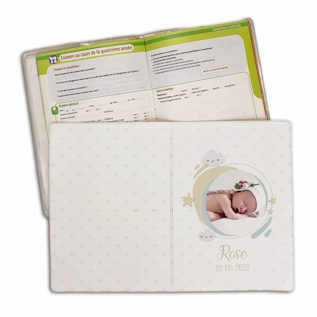 Protège Carnet de Santé Personnalisé avec Prénom, Date et Photo – Étui Bébé Enfant Fille Garçon – Cadeau Naissance – Modèle Nuage et Coeur