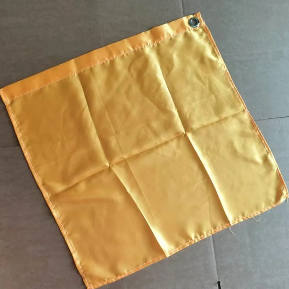 Drapeau dressage chevaux outil essentiel préparation obstacles équestres jaune