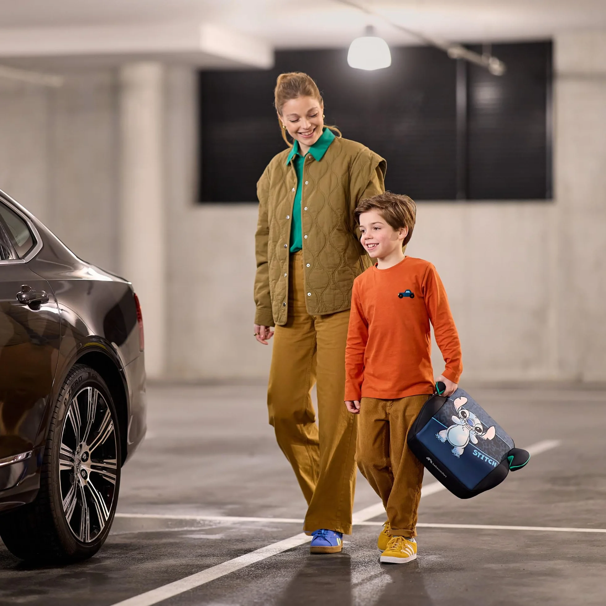 Bebeconfort Disney Manga i-Safe Rehausseur Voiture Enfant Siège Auto Stitch 6-12 ans 128-150 cm 22-36 kg Léger