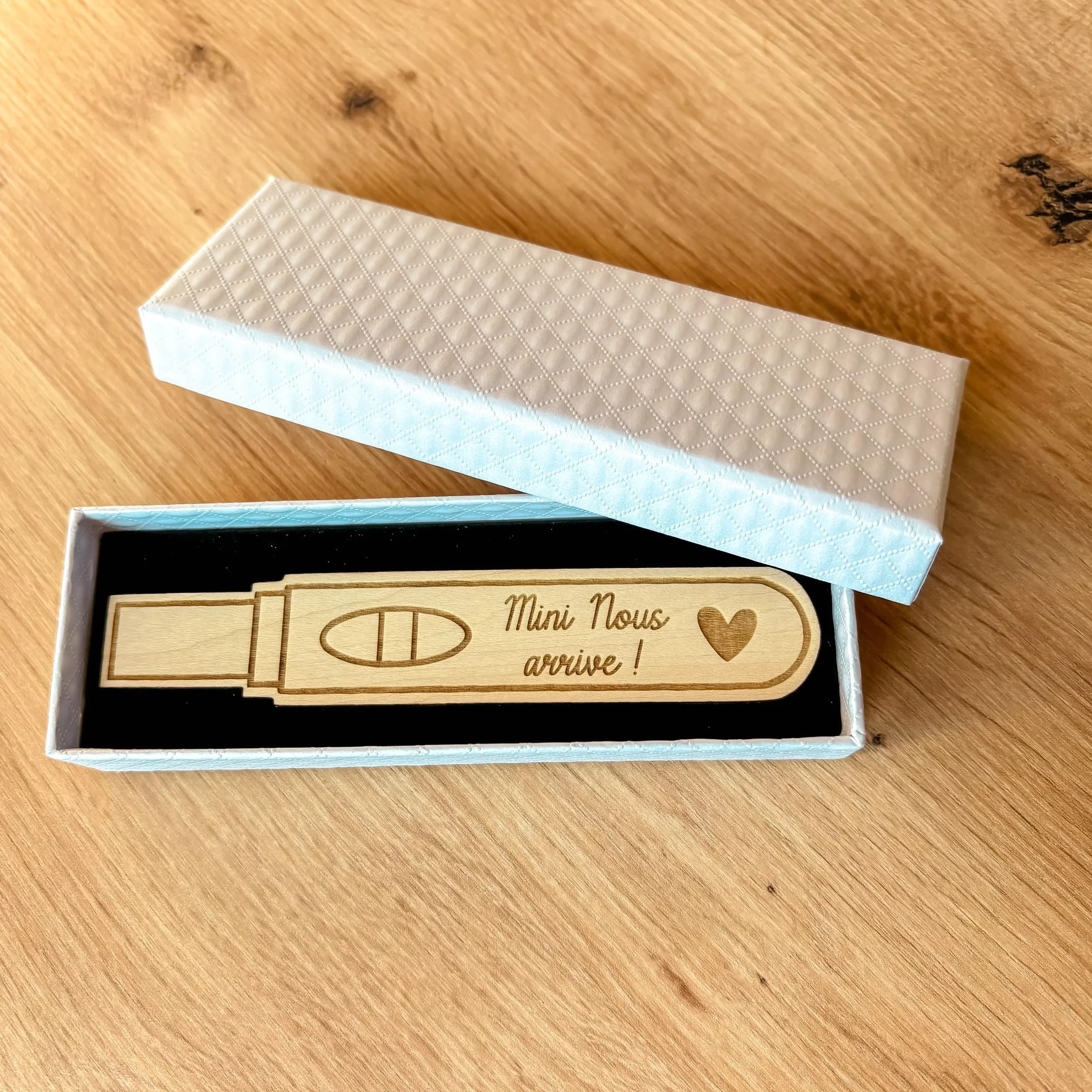 Test de Grossesse en Bois - Cadeau Annonce Grossesse Original avec Coffret Surprise