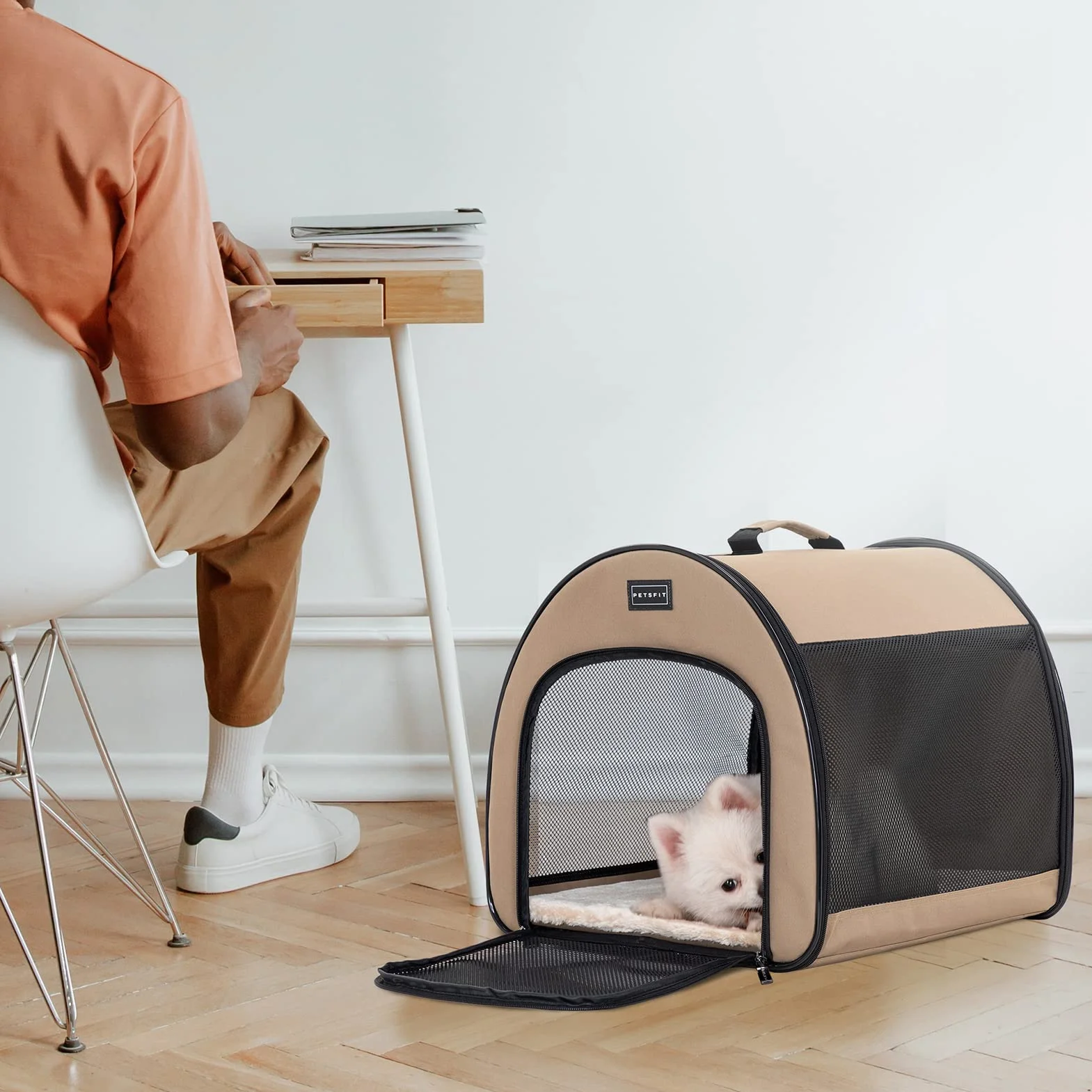 Petsfit Cage pour Chien Pliable pour Petits Chiens et Chats, Cage Chien à Domicile avec Design bombé, Caisse de Transport Chien avec Fermeture éclair Anti-Ouverture et Coussin en Peluche,S,Kaki