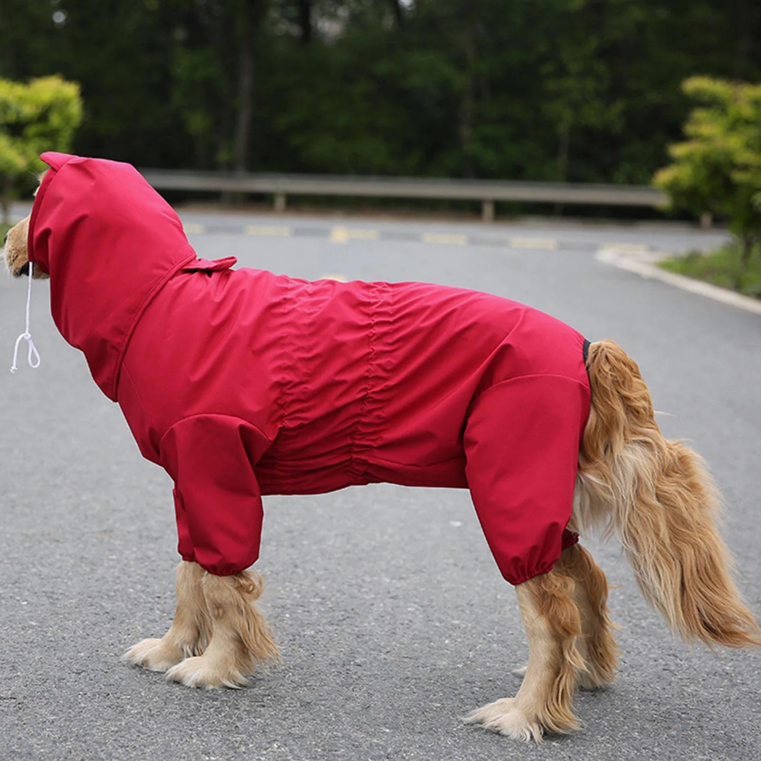 Manteau de pluie imperméable pour chien avec harnais intégré, taille réglable, design à 4 pattes, convient aux grandes races, style poncho avec capuche
