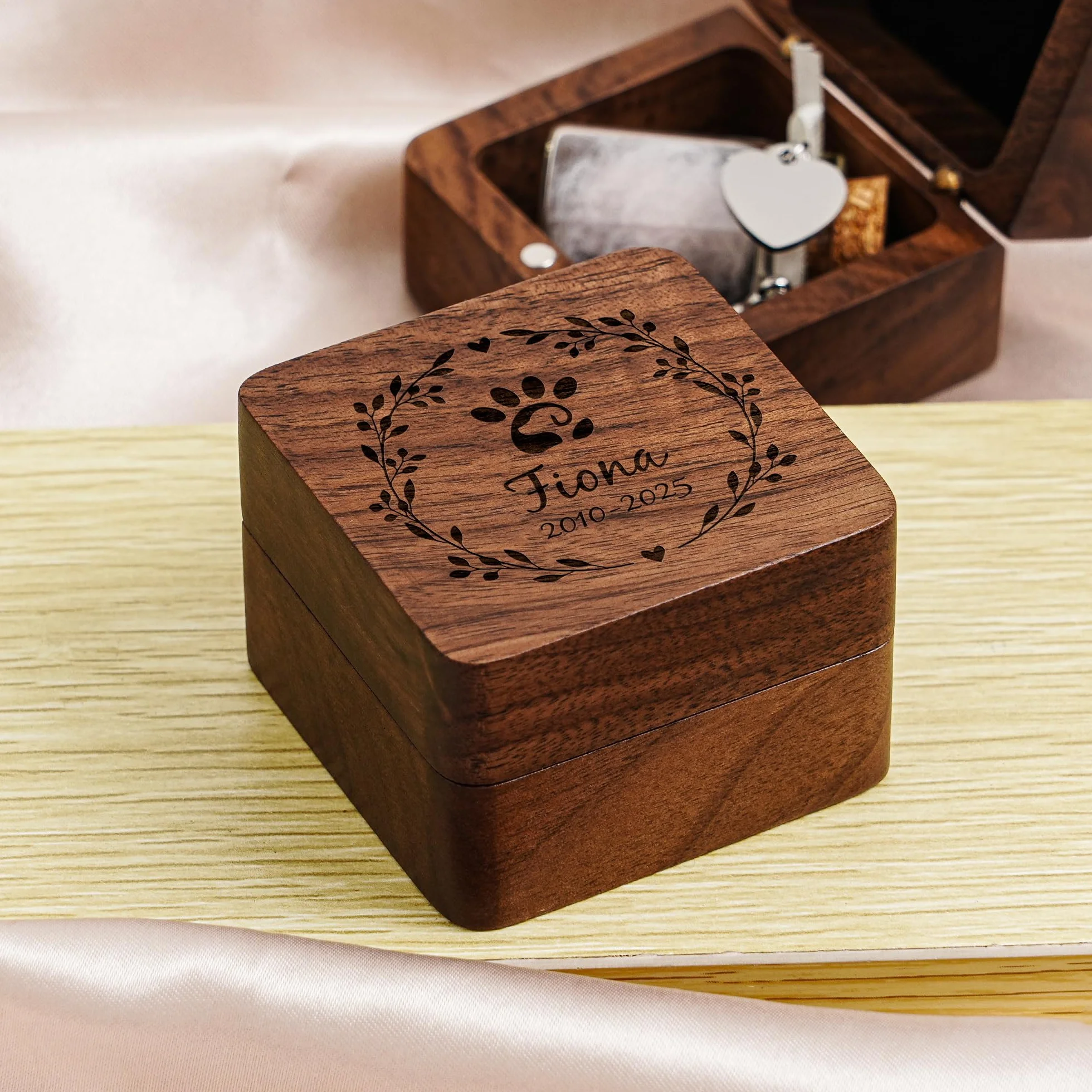 Boîte à souvenirs personnalisée en bois pour poils d'animaux chien chat - Cadeau compassion perte animal