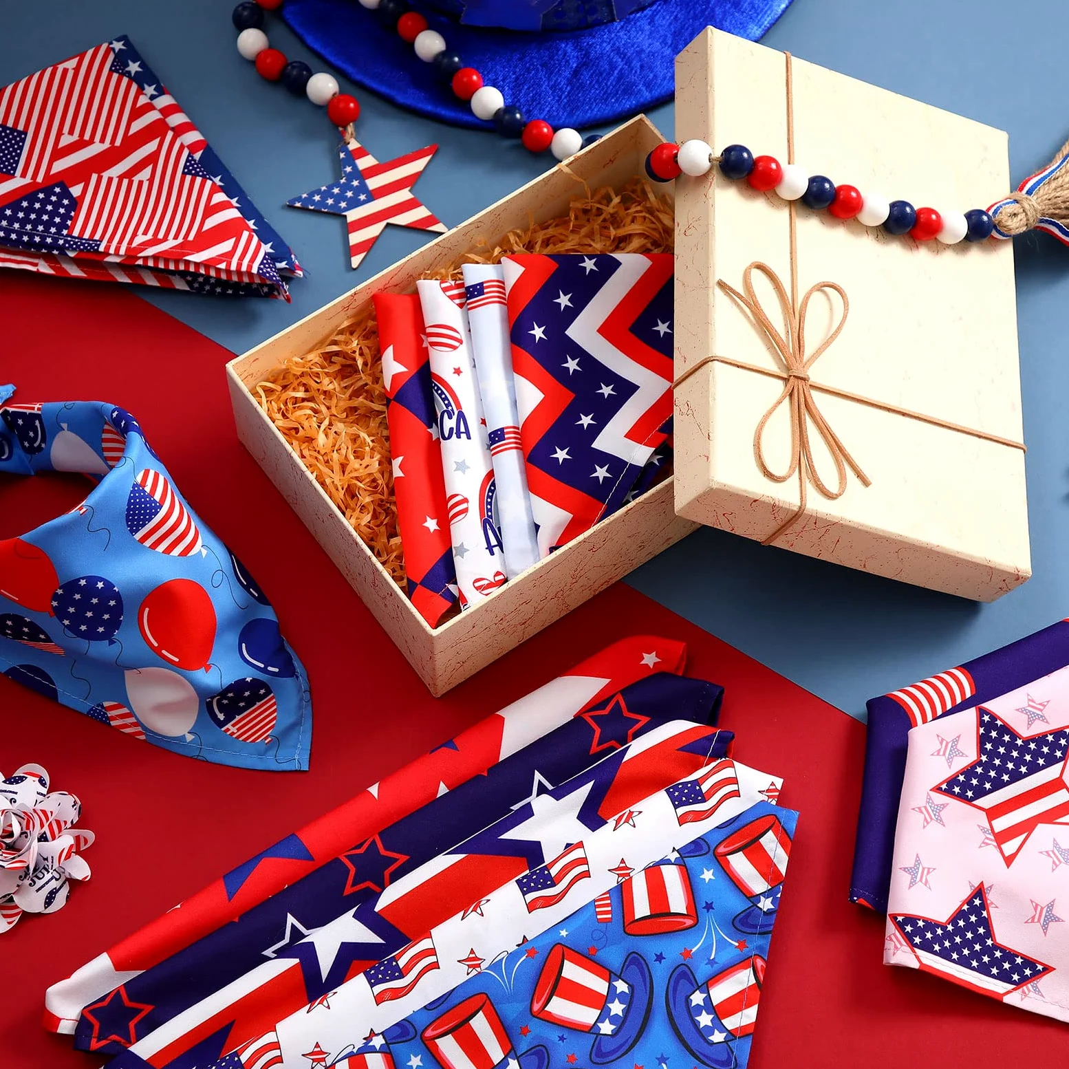Sumind Lot de 50 bandanas patriotiques pour chien en vrac - Bandanas triangulaires doux avec motifs de jour de l'indépendance pour le jour de l'indépendance - Accessoires de décoration