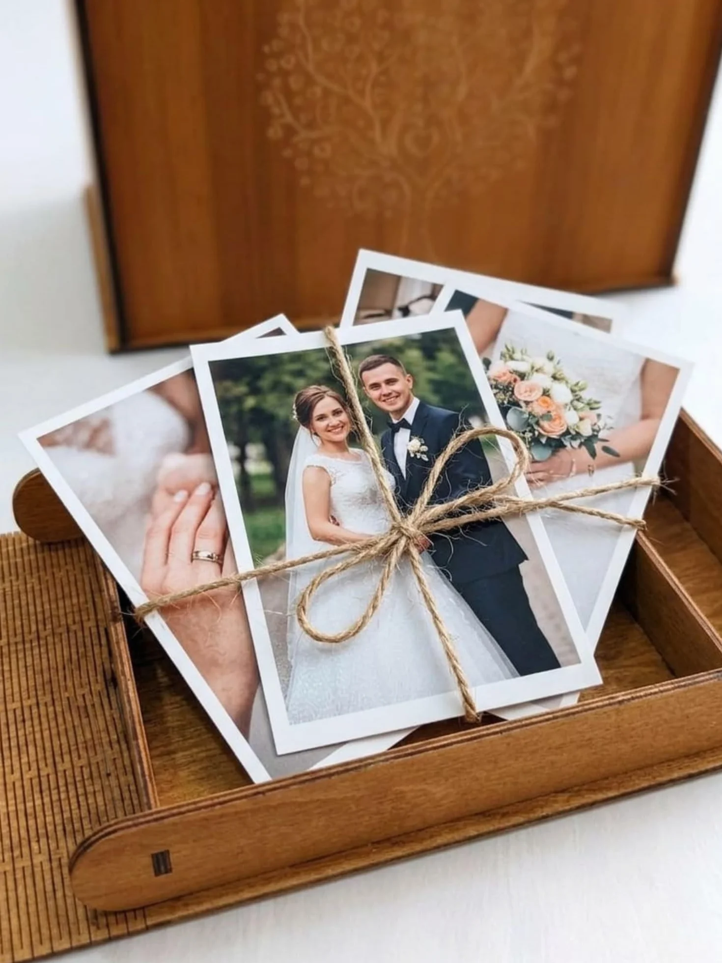 MALONA Boîte Photo en Bois de Mariage Coffret Souvenirs 10x15 cm Cadeau Couples Photographes