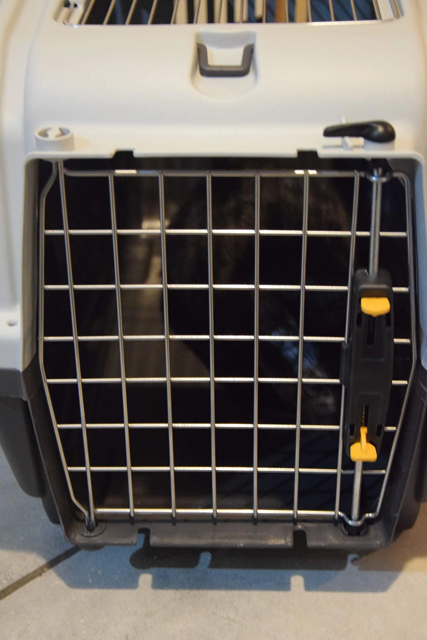 Caisse de Transport Chat et Chien avec Aérations Latérales, Grilles en Métal, Loquet de Sécurité, Grise 56x36x35 cm