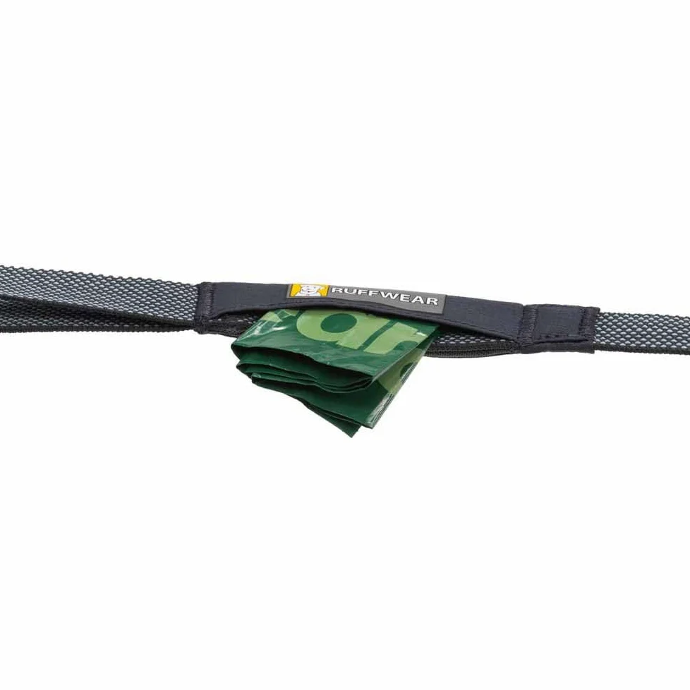 RUFFWEAR Hi & Light Laisse pour Chien Ultra légère Anti-Traction 1,4 m Laisse Portable réglable et Robuste, Solide, Fine, Anti-enchevêtrement, Laisse de Dressage pour Chien, Gris Basalte