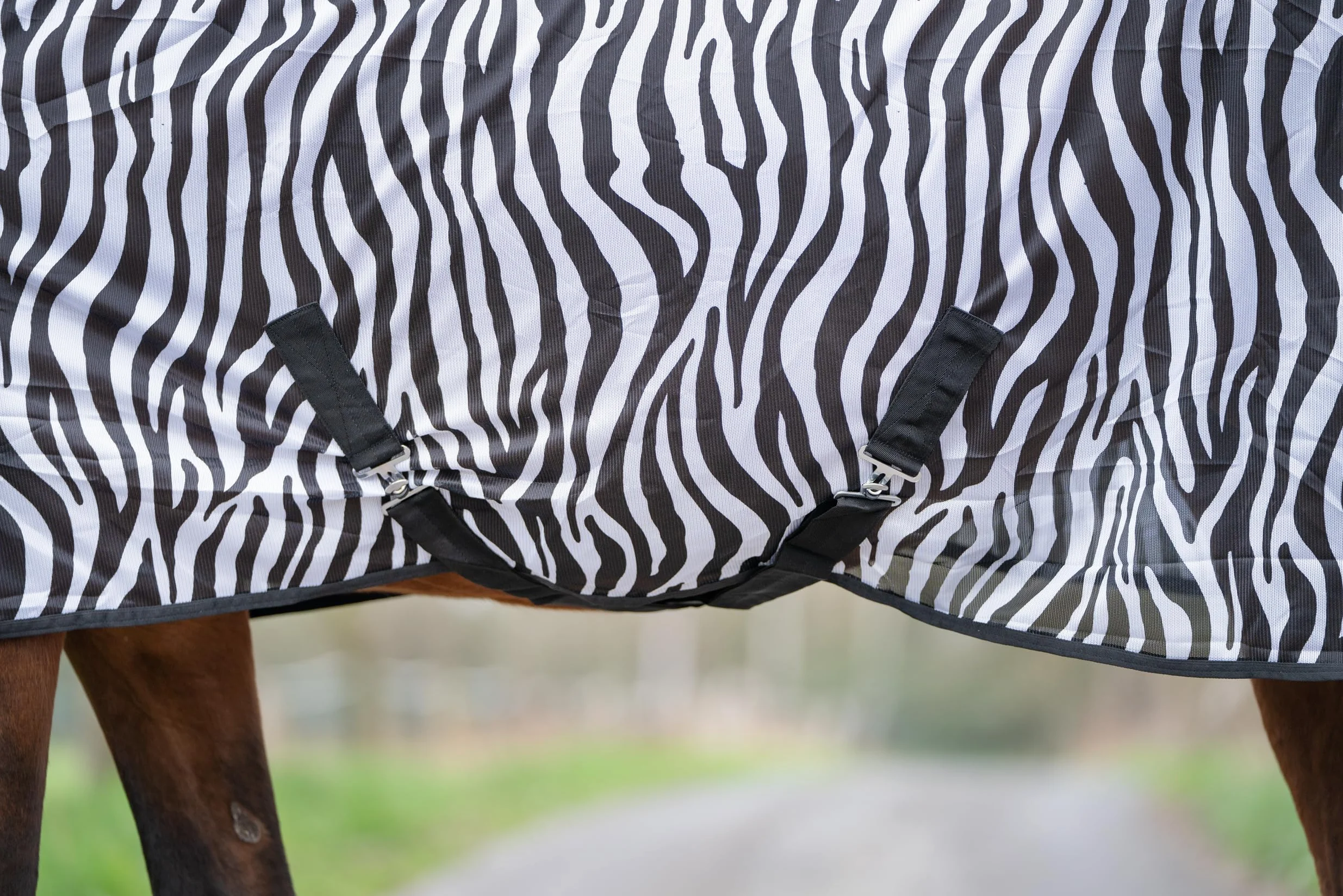 HKM Zebra Couverture Anti avec Sangles Crois Blanc/Noir 125 cm